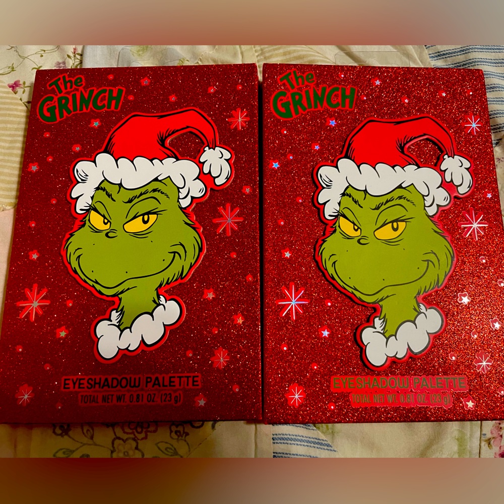 Grinch eyeshadow palletts